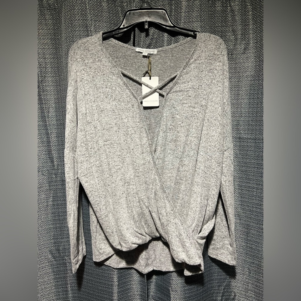 NWT Cross Cross Knot Shirt Size L